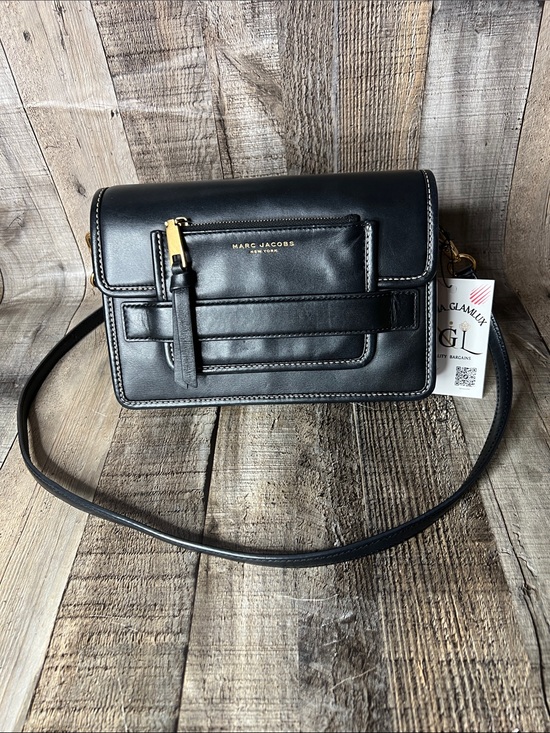 Marc Jacobs Handbags - Marc Jacobs Black Leather Crossbody with Front Pocket & Gold Hardware